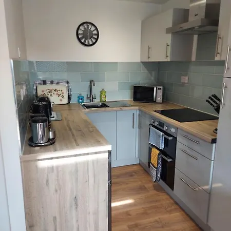 1 Bedroom House With Garden And Off Road Private Parking Peterborough Exterior photo
