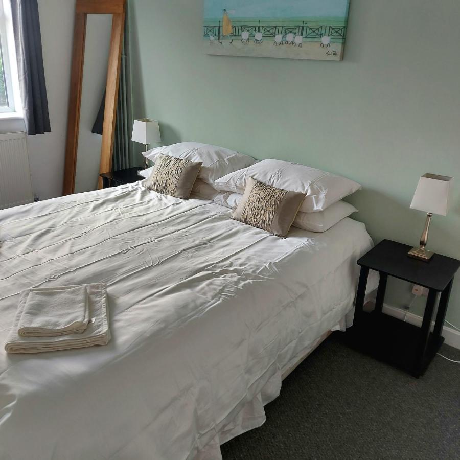 Appartement 1 Bedroom House With Garden And Off Road Private Parking *