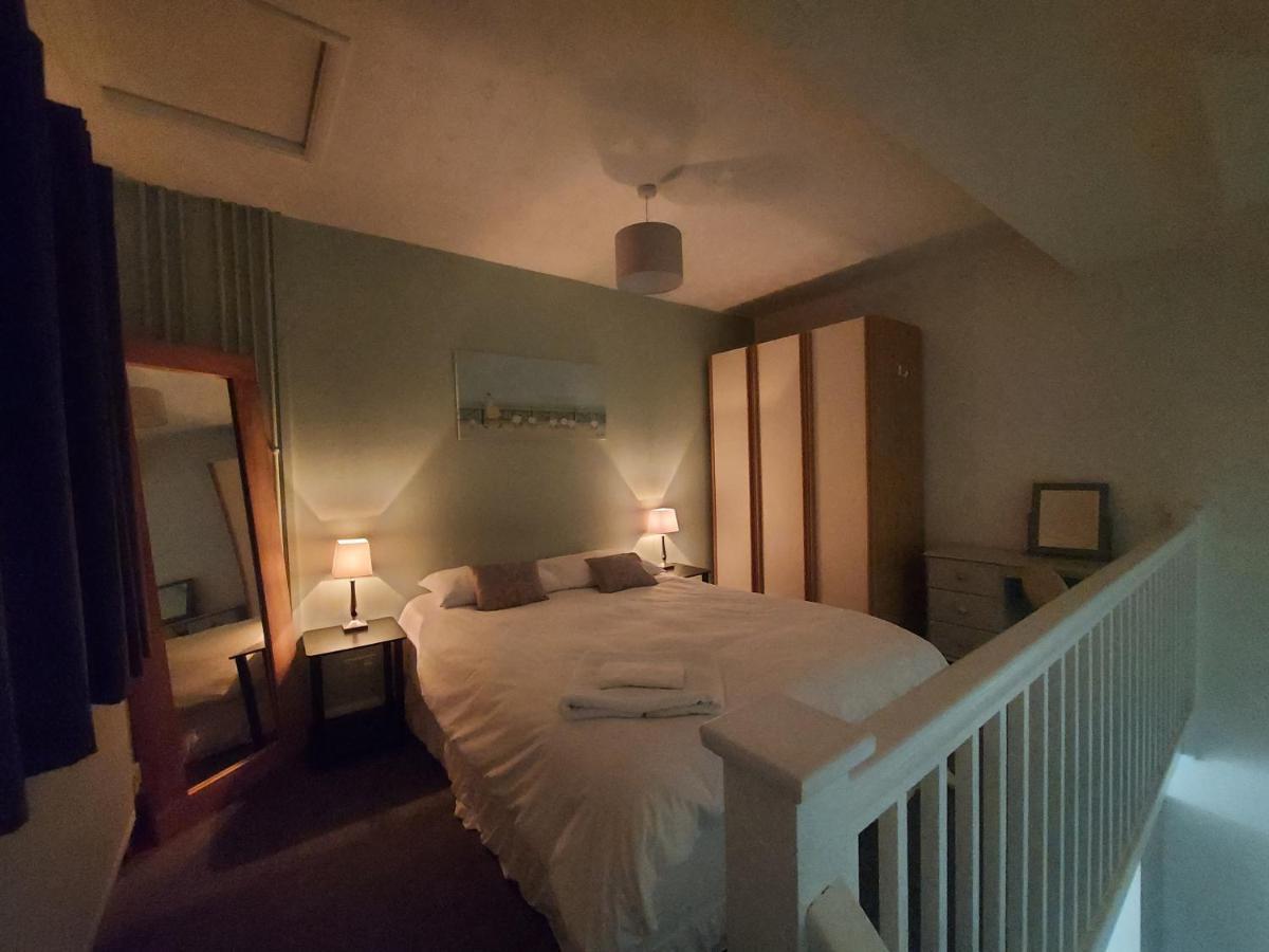1 Bedroom House With Garden And Off Road Private Parking Appartement