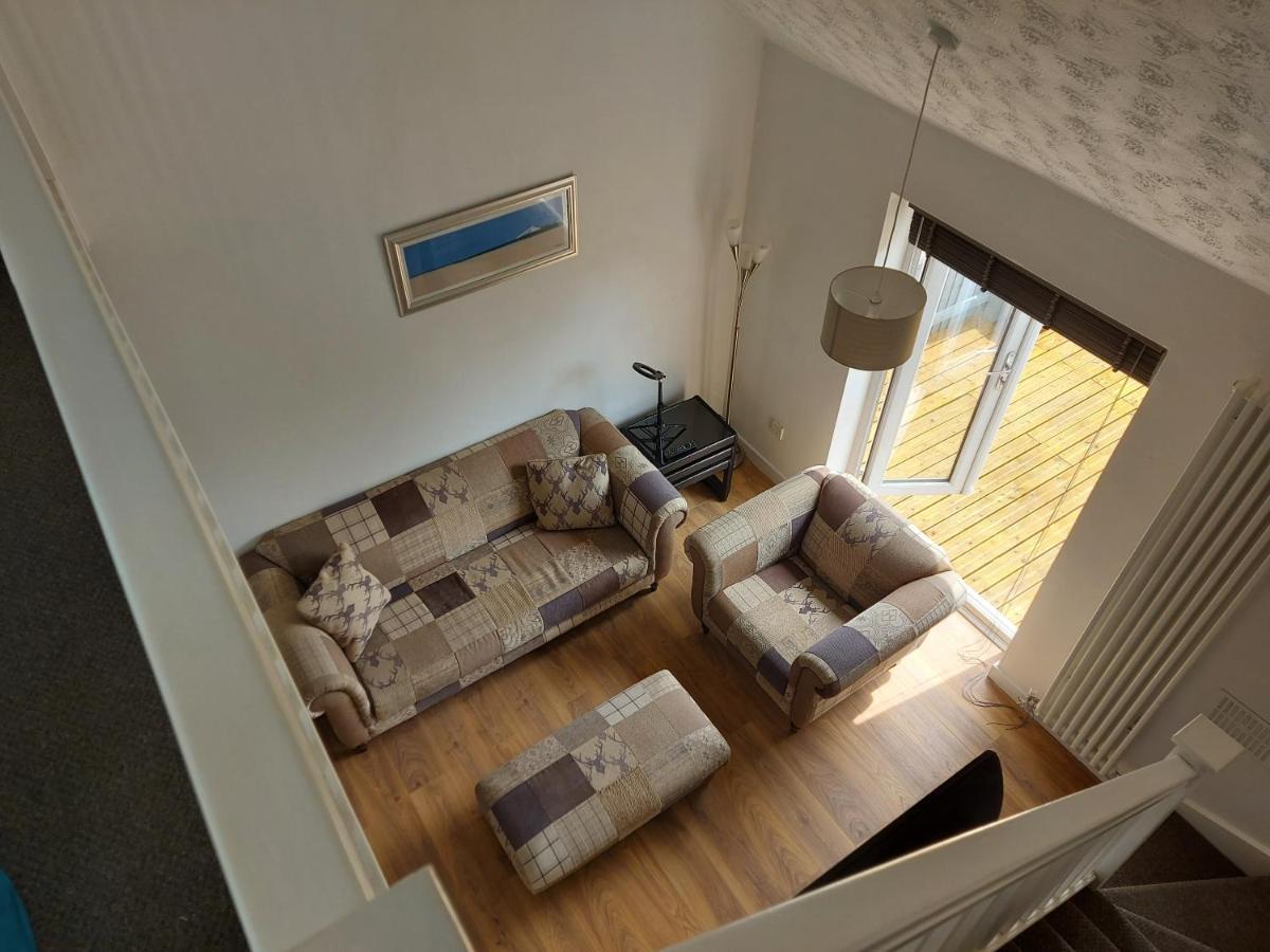 1 Bedroom House With Garden And Off Road Private Parking * Peterborough
