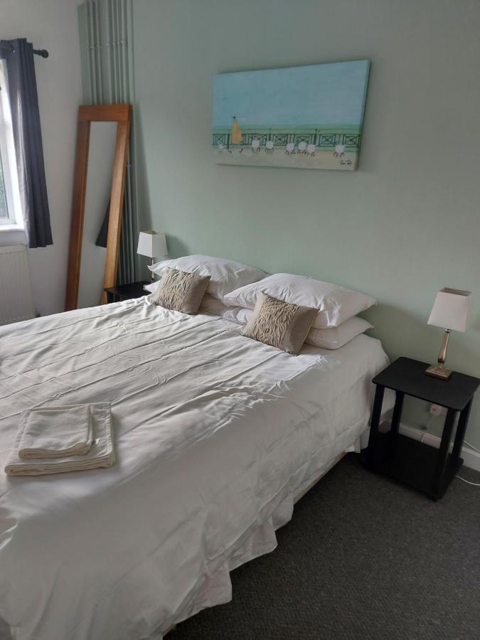 1 Bedroom House With Garden And Off Road Private Parking Apartment Peterborough