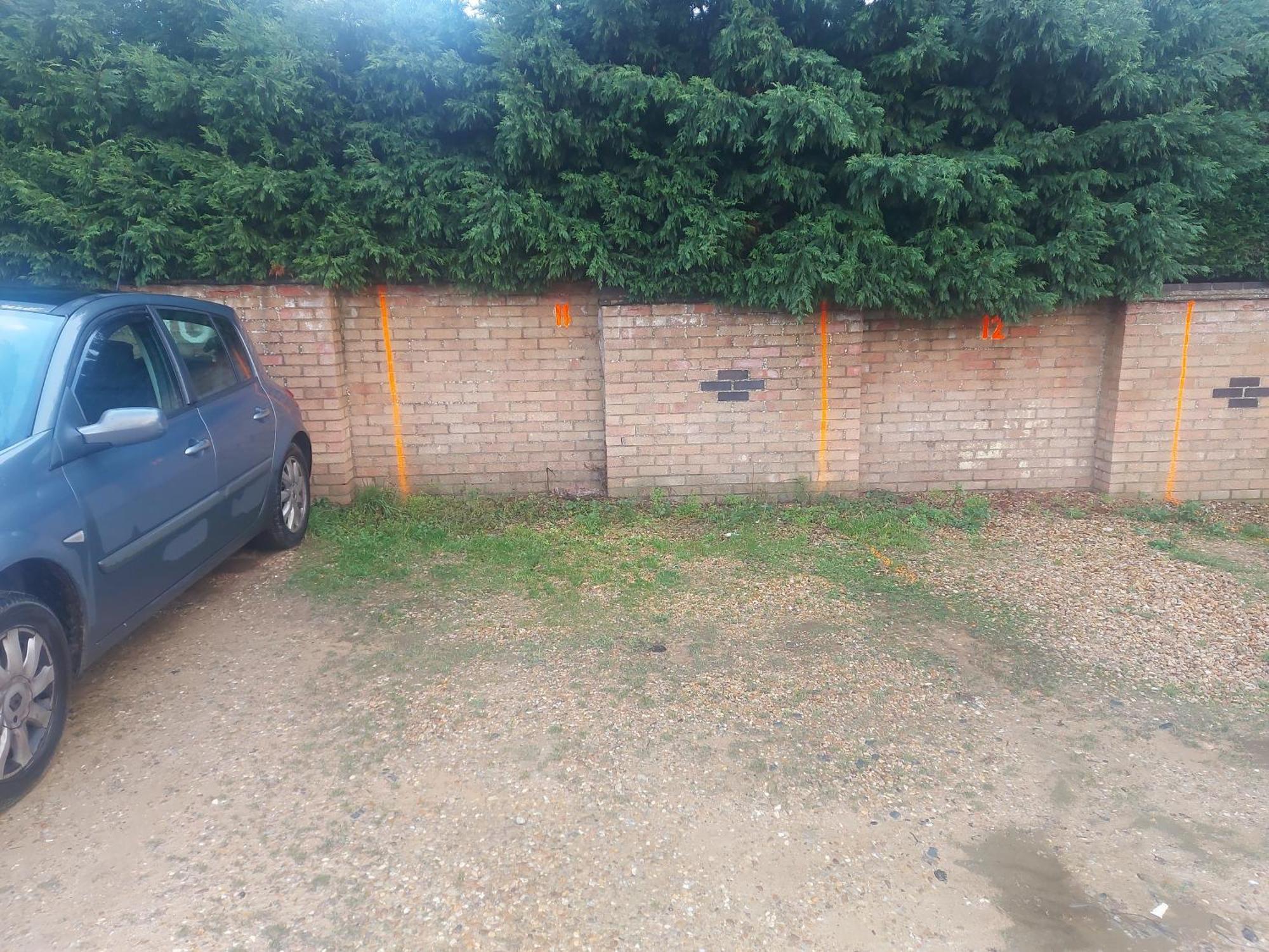 1 Bedroom House With Garden And Off Road Private Parking Apartment *